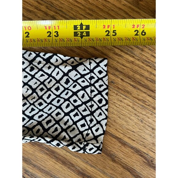 STONE COLD FOX Black White Pattern V Neck Romper Shorts Top Women's Size XS - Picture 11 of 11